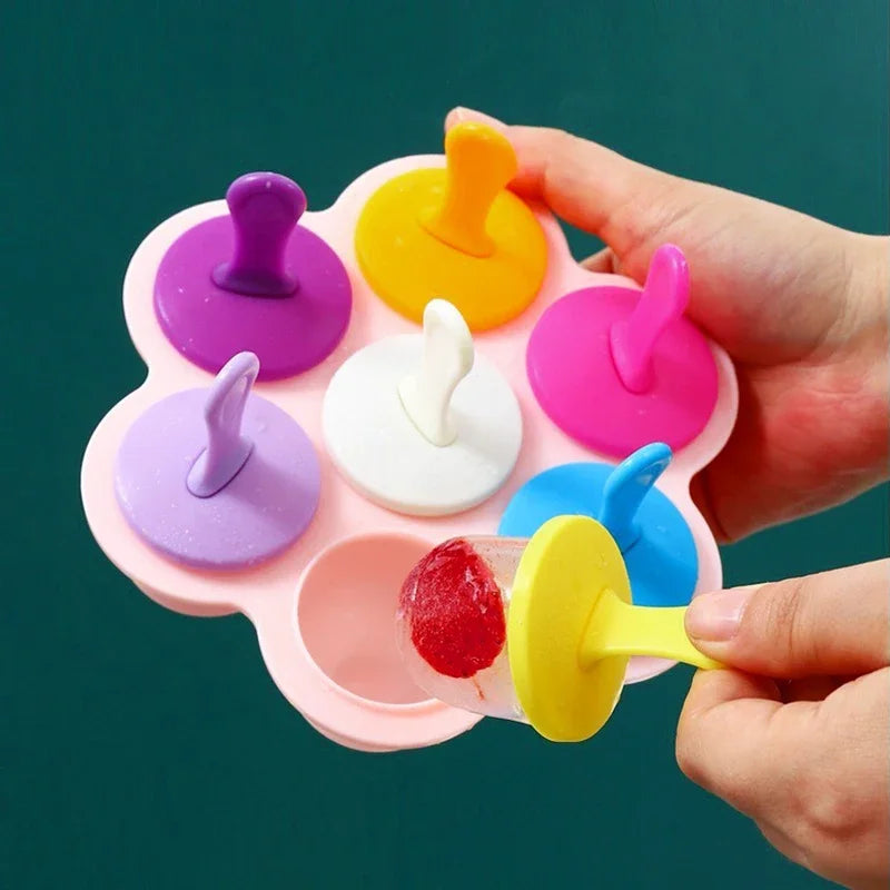 Molde de silicona de 7 cavidades para mini paletas heladas.