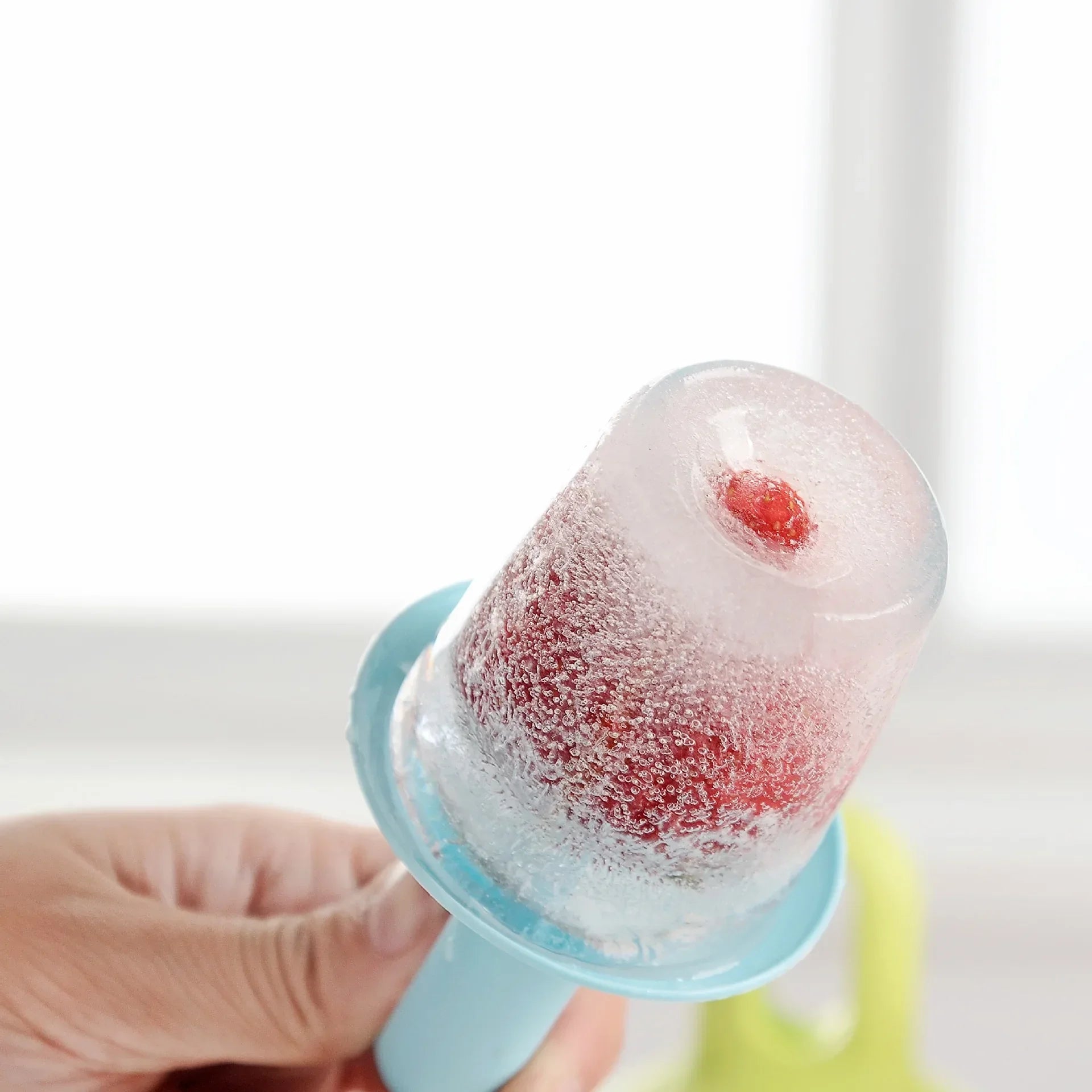 Molde de silicona de 7 cavidades para mini paletas heladas.