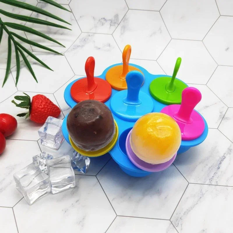 Molde de silicona de 7 cavidades para mini paletas heladas.